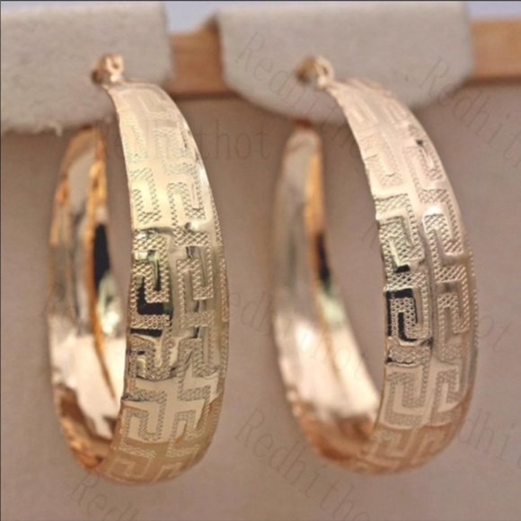 Jewelry - NEW 18K Gold Finish Design Hoop Earrings